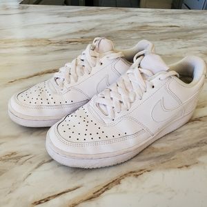 Nike Court Vision Low size 6 women's